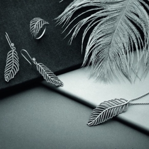 J&M’s Staff Pick of the Week: PANDORA Light as a Feather, Autumn 2013